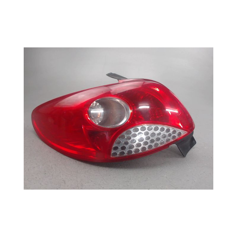 FEU ARRIERE GAUCHE  PEUGEOT 206