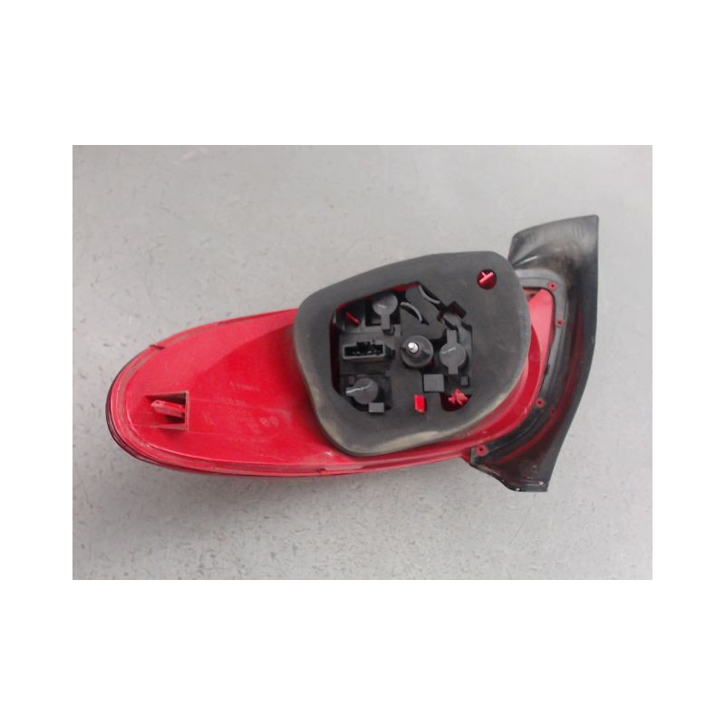 FEU ARRIERE GAUCHE  PEUGEOT 206