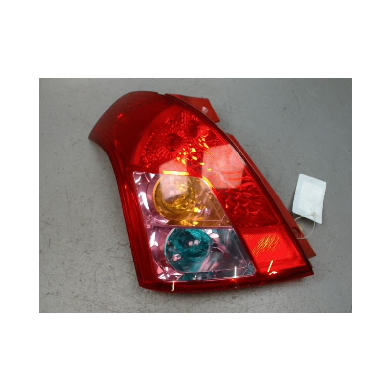 FEU ARRIERE GAUCHE  SUZUKI SWIFT