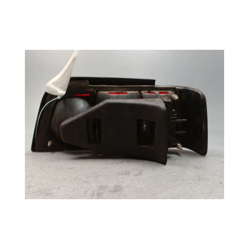 FEU ARRIERE GAUCHE  PEUGEOT 405 92-96
