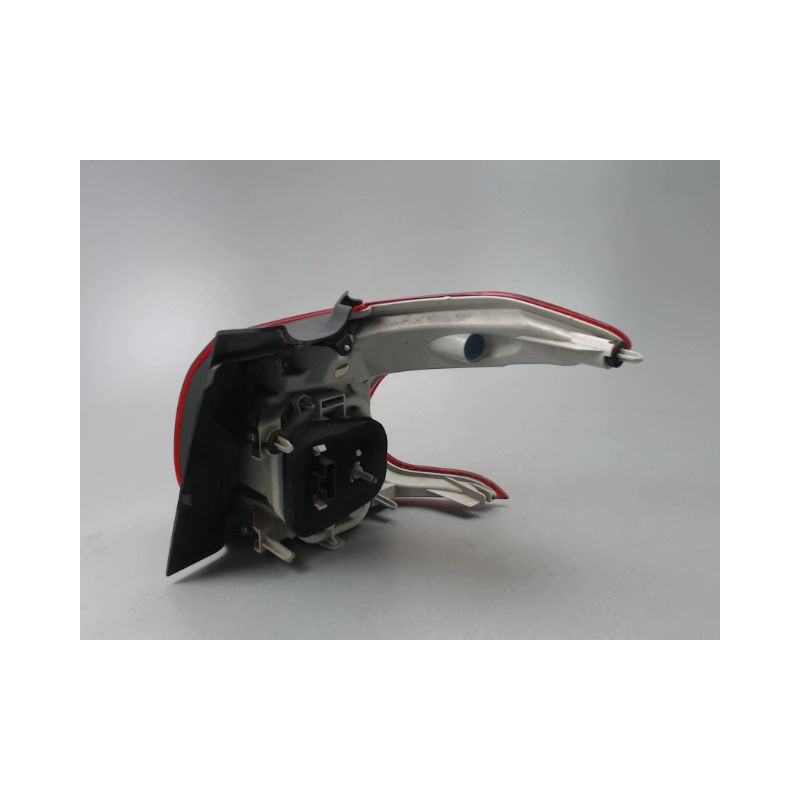 FEU ARRIERE GAUCHE  PEUGEOT 2008 Phase 1 2013-...