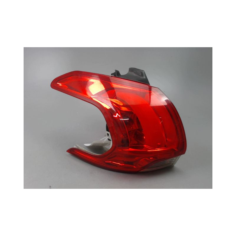 FEU ARRIERE GAUCHE  PEUGEOT 2008 Phase 1 2013-...