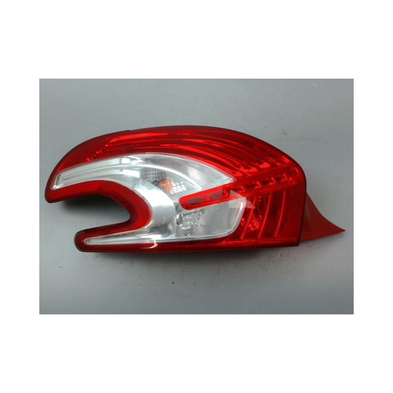 FEU ARRIERE GAUCHE  PEUGEOT 208 Phase 1 2012-...