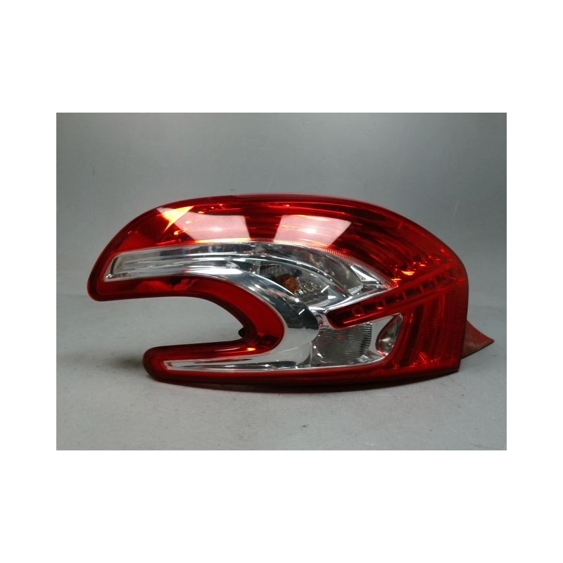 FEU ARRIERE GAUCHE  PEUGEOT 208