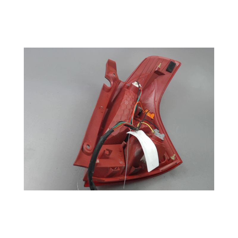 FEU ARRIERE GAUCHE  SUZUKI SWIFT III 2005-2011