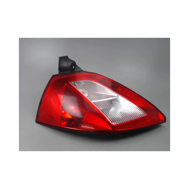 FEU ARRIERE GAUCHE  RENAULT MEGANE II Phase 1 2002-2005