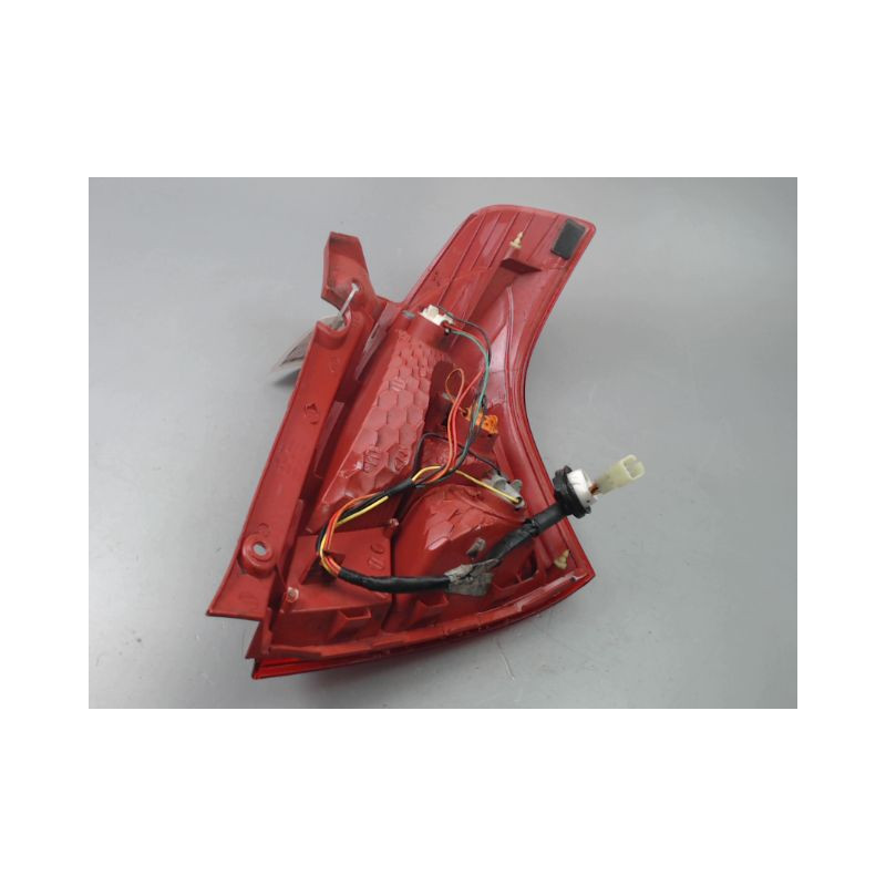 FEU ARRIERE GAUCHE  SUZUKI SWIFT III 2005-2011