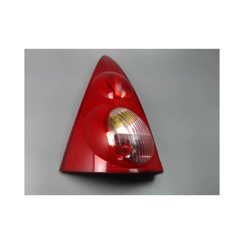 FEU ARRIERE GAUCHE  PEUGEOT 107 Phase 1 2005-2008