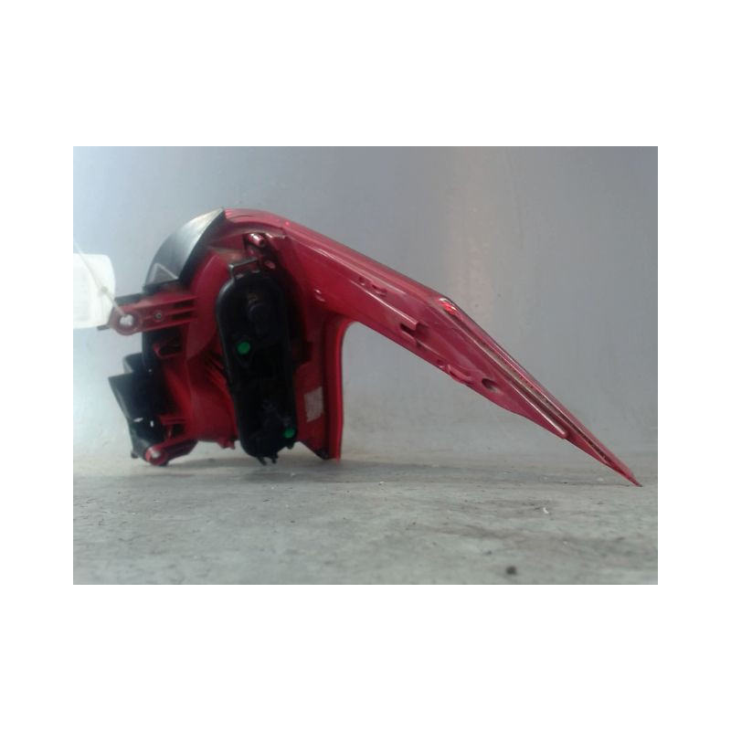 FEU ARRIERE GAUCHE  PEUGEOT 5008 2009-