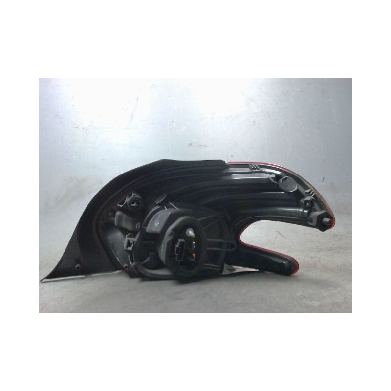 FEU ARRIERE GAUCHE  PEUGEOT 208