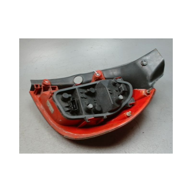 FEU ARRIERE GAUCHE  RENAULT CLIO III 2005-