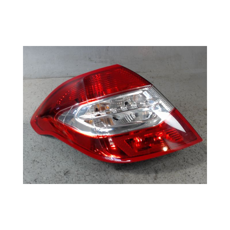 FEU ARRIERE GAUCHE  CITROEN C4 2010-