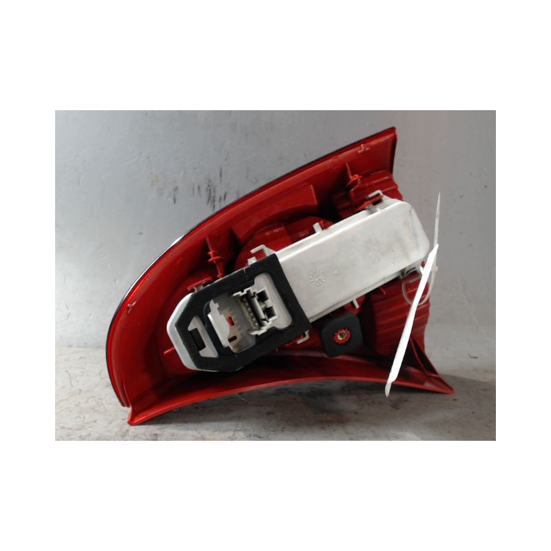 FEU ARRIERE GAUCHE  RENAULT CLIO II PH.2 01-06