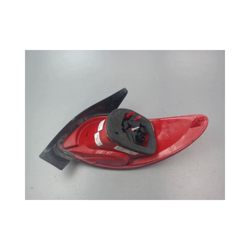 FEU ARRIERE GAUCHE  PEUGEOT 206 + 2009-2013
