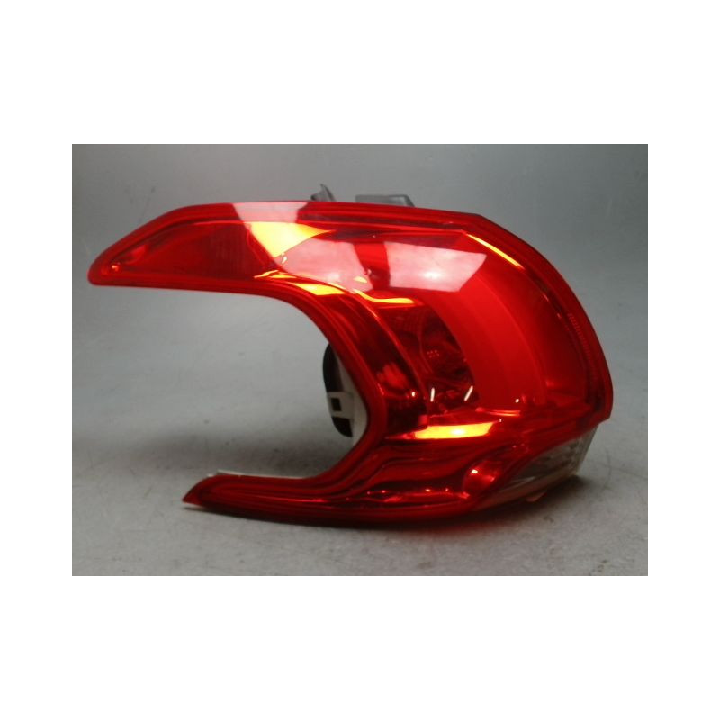 FEU ARRIERE GAUCHE  PEUGEOT 2008