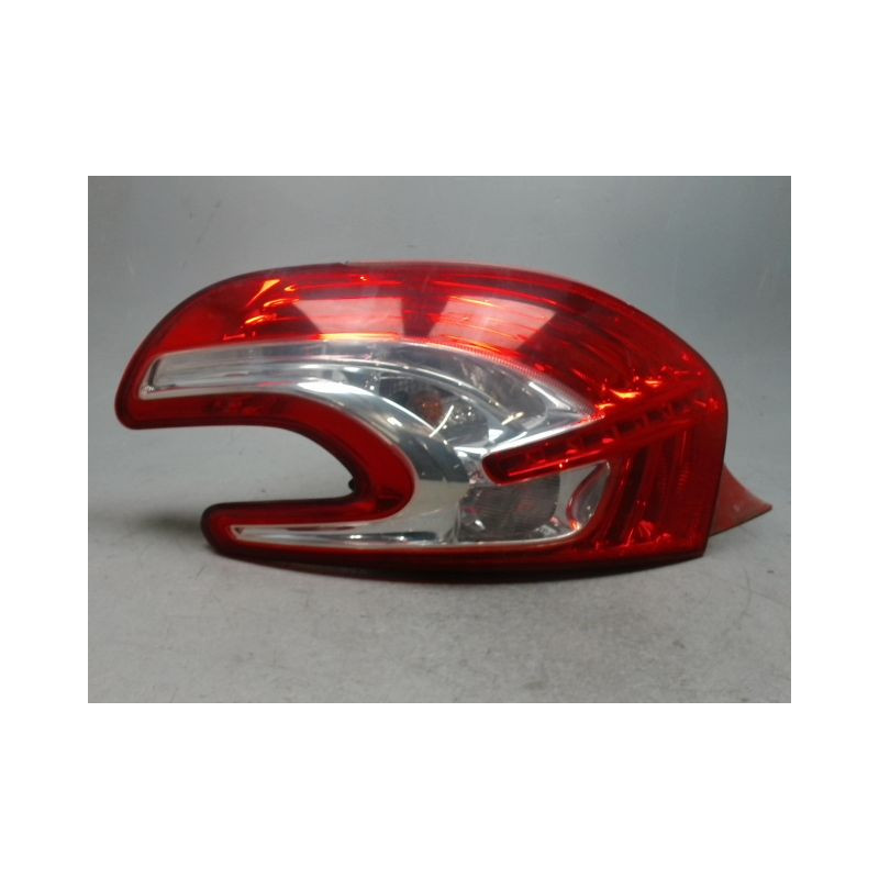 FEU ARRIERE GAUCHE  PEUGEOT 208