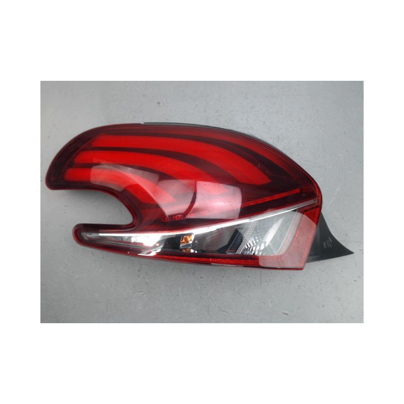 FEU ARRIERE GAUCHE  PEUGEOT 208