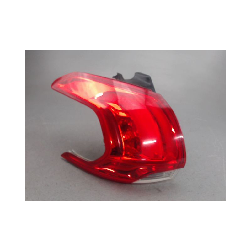 FEU ARRIERE GAUCHE  PEUGEOT 2008