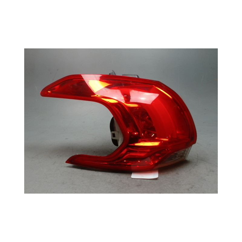 FEU ARRIERE GAUCHE  PEUGEOT 2008