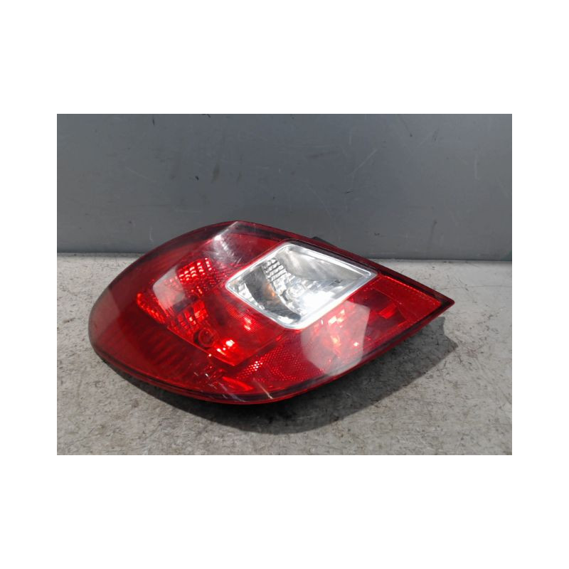 FEU ARRIERE GAUCHE  OPEL CORSA 06-09