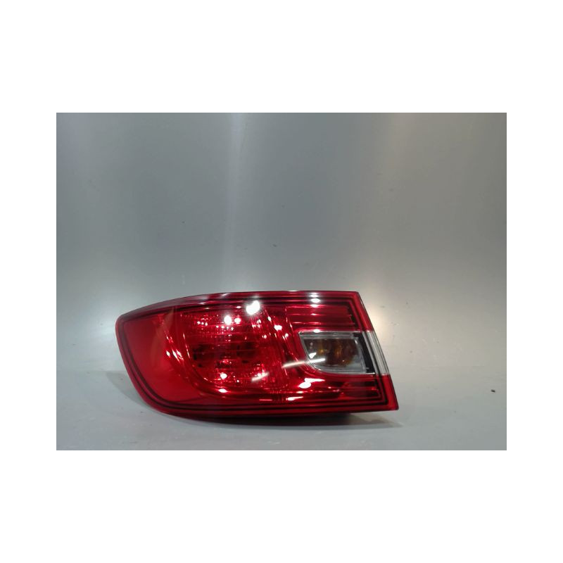 FEU ARRIERE GAUCHE  RENAULT CLIO