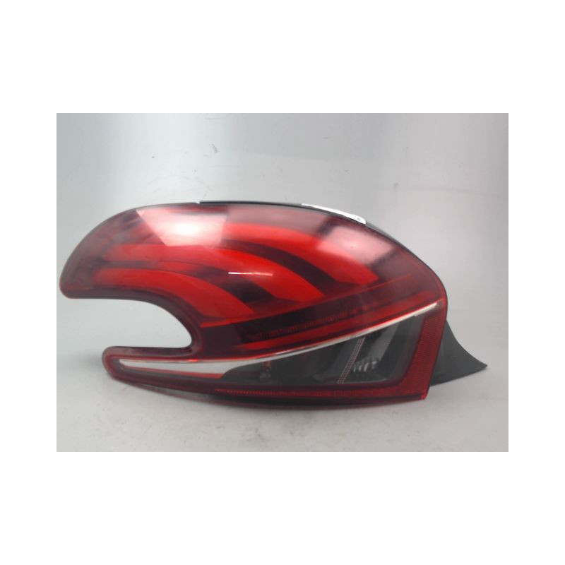 FEU ARRIERE GAUCHE  PEUGEOT 208 Phase 1 2012-...