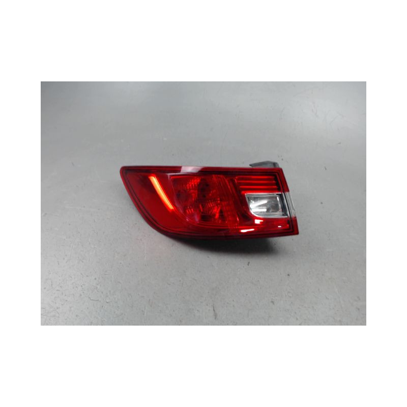 FEU ARRIERE GAUCHE  RENAULT CLIO