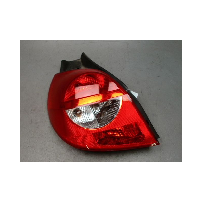 FEU ARRIERE GAUCHE  RENAULT CLIO