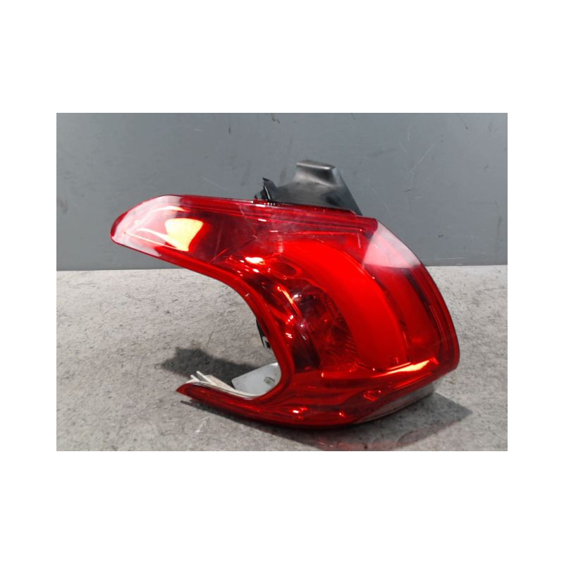 FEU ARRIERE GAUCHE  PEUGEOT 2008