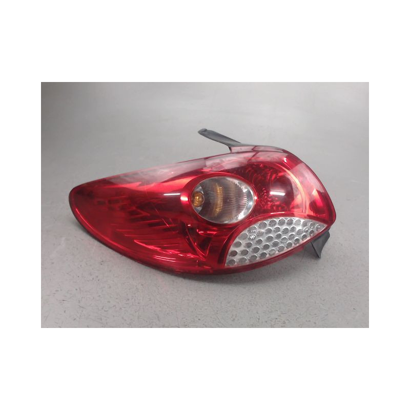 FEU ARRIERE GAUCHE  PEUGEOT 206