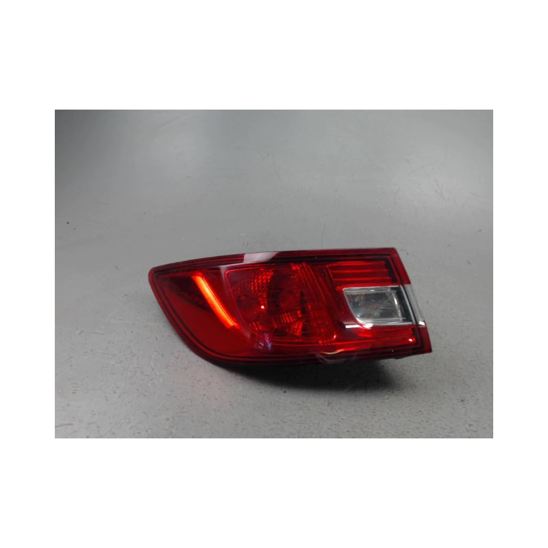FEU ARRIERE GAUCHE  RENAULT CLIO