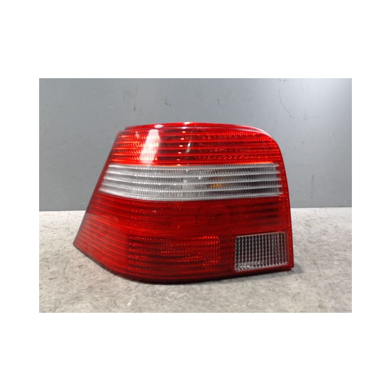 FEU ARRIERE GAUCHE  VOLKSWAGEN GOLF IV 98-2004