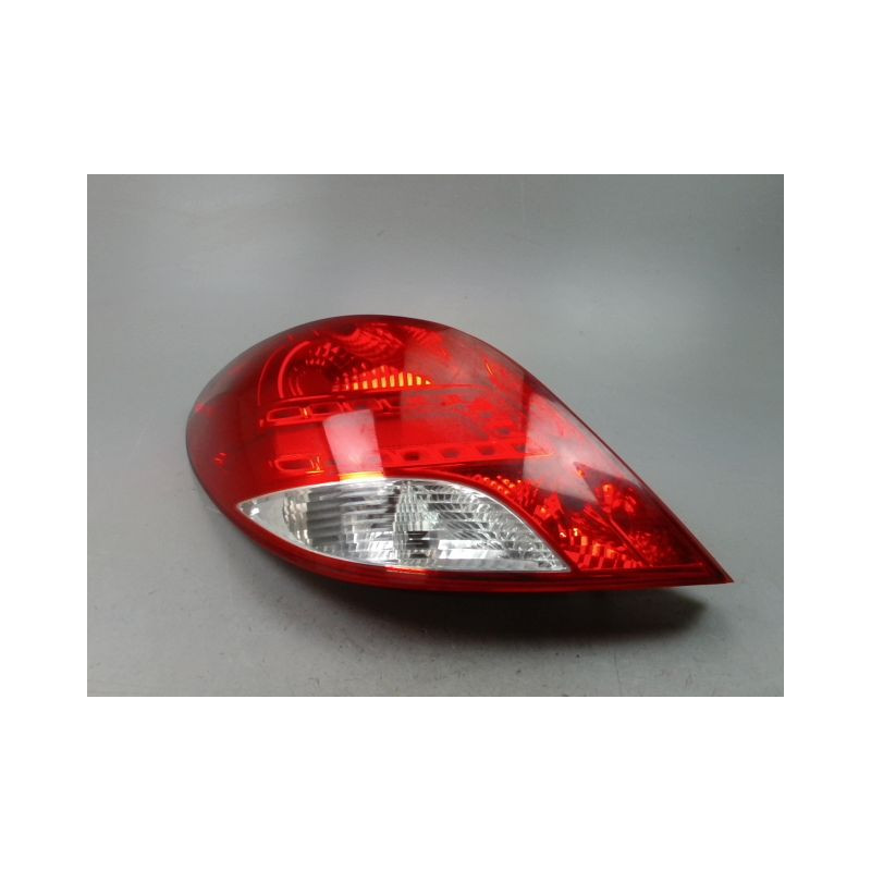 FEU ARRIERE GAUCHE  PEUGEOT 207 2006-2013