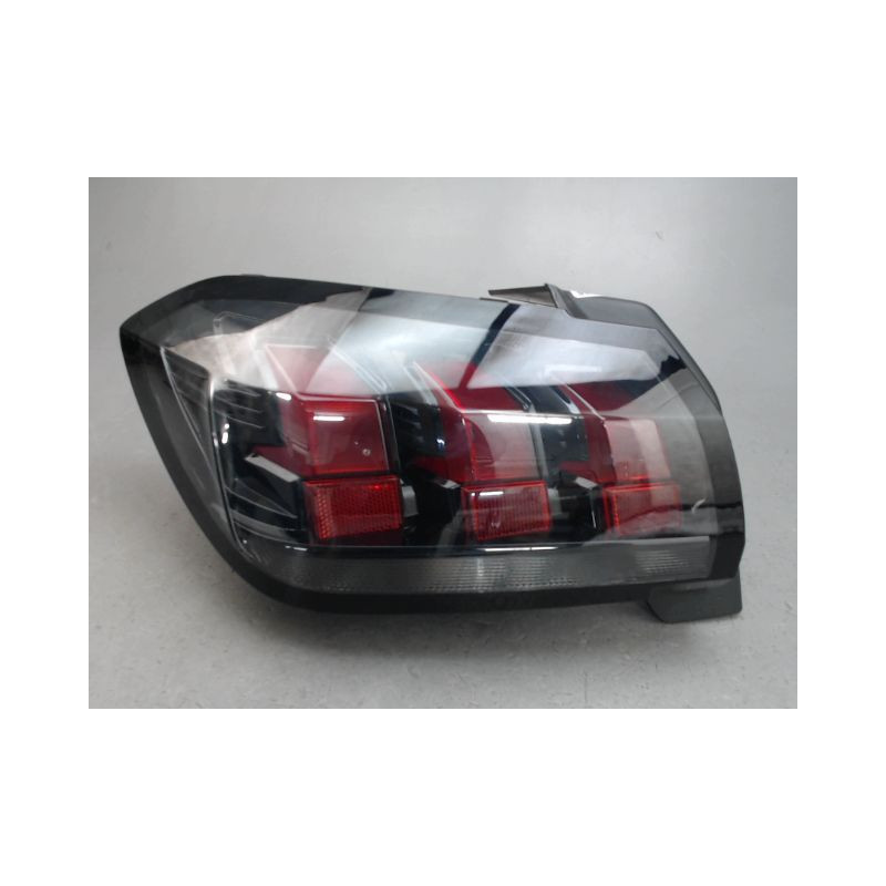 FEU ARRIERE GAUCHE  PEUGEOT 208