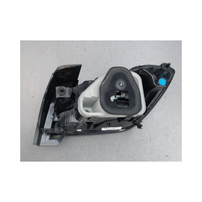 FEU ARRIERE GAUCHE  PEUGEOT 208
