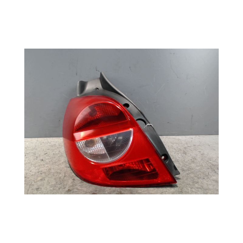 FEU ARRIERE GAUCHE  RENAULT CLIO III 2005-
