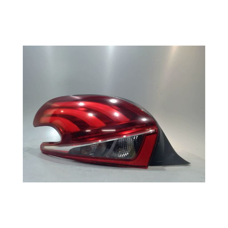 FEU ARRIERE GAUCHE  PEUGEOT 208