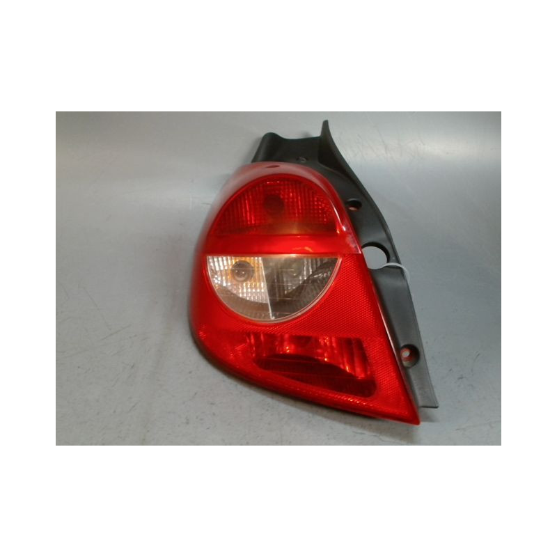 FEU ARRIERE GAUCHE  RENAULT CLIO III 2005-