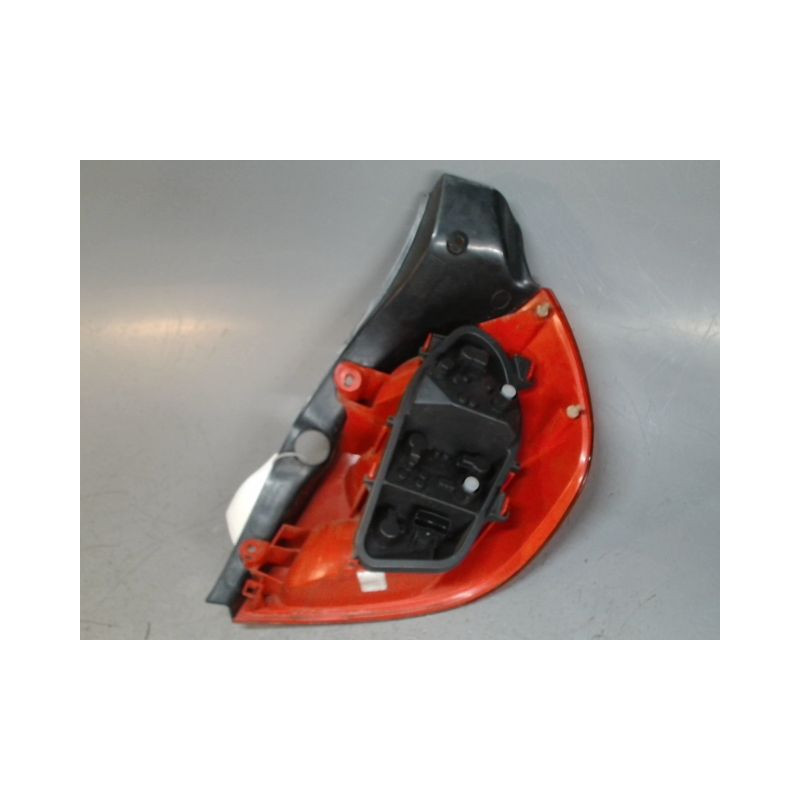 FEU ARRIERE GAUCHE  RENAULT CLIO III 2005-