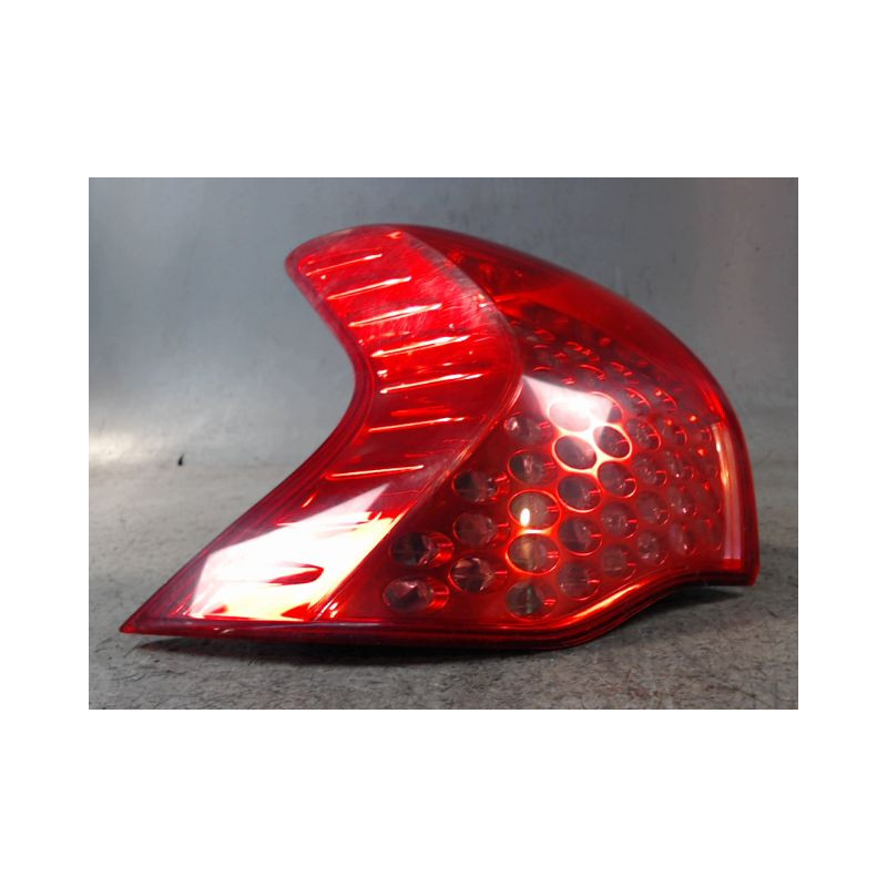 FEU ARRIERE GAUCHE  PEUGEOT 3008 2009-