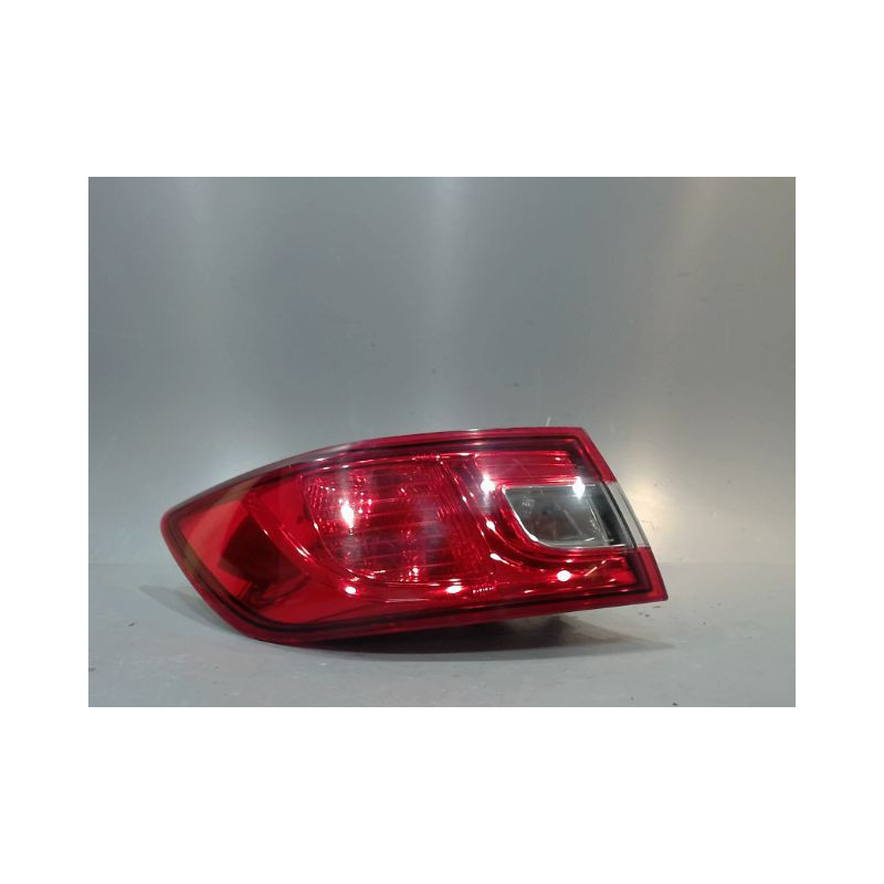 FEU ARRIERE GAUCHE  RENAULT CLIO