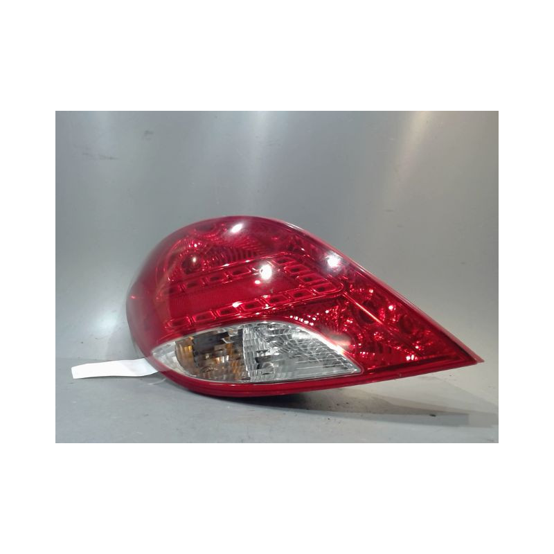 FEU ARRIERE GAUCHE  PEUGEOT 207