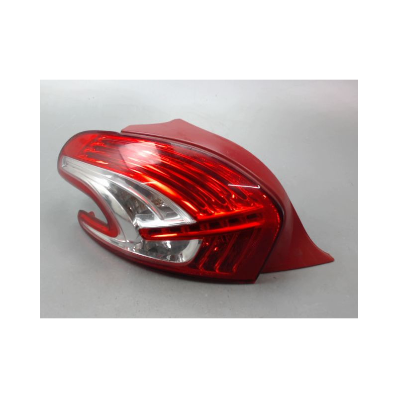 FEU ARRIERE GAUCHE  PEUGEOT 208 Phase 1 2012-...