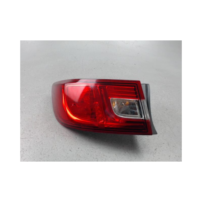 FEU ARRIERE GAUCHE  RENAULT CLIO