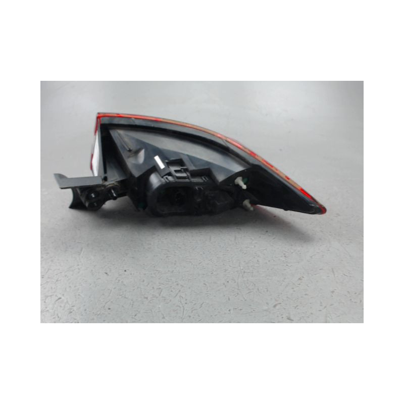 FEU ARRIERE GAUCHE  RENAULT CLIO