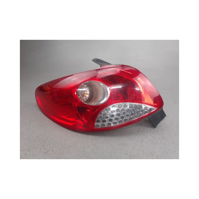 FEU ARRIERE GAUCHE  PEUGEOT 206