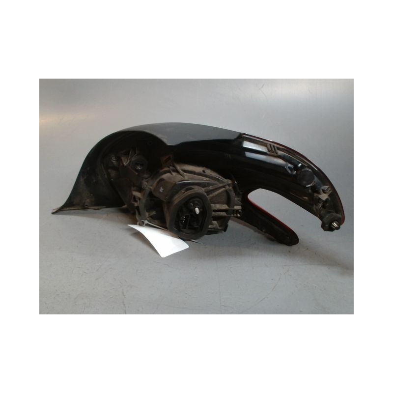 FEU ARRIERE GAUCHE  PEUGEOT 208