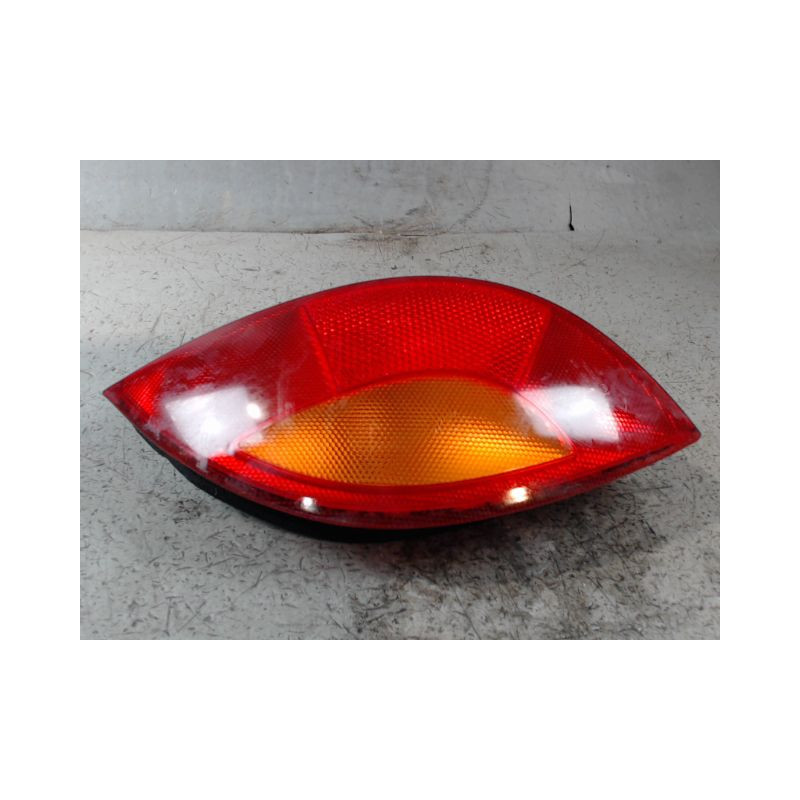 FEU ARRIERE GAUCHE  FORD KA