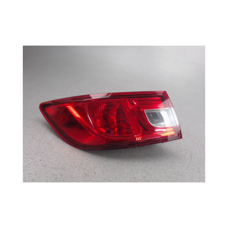 FEU ARRIERE GAUCHE  RENAULT CLIO