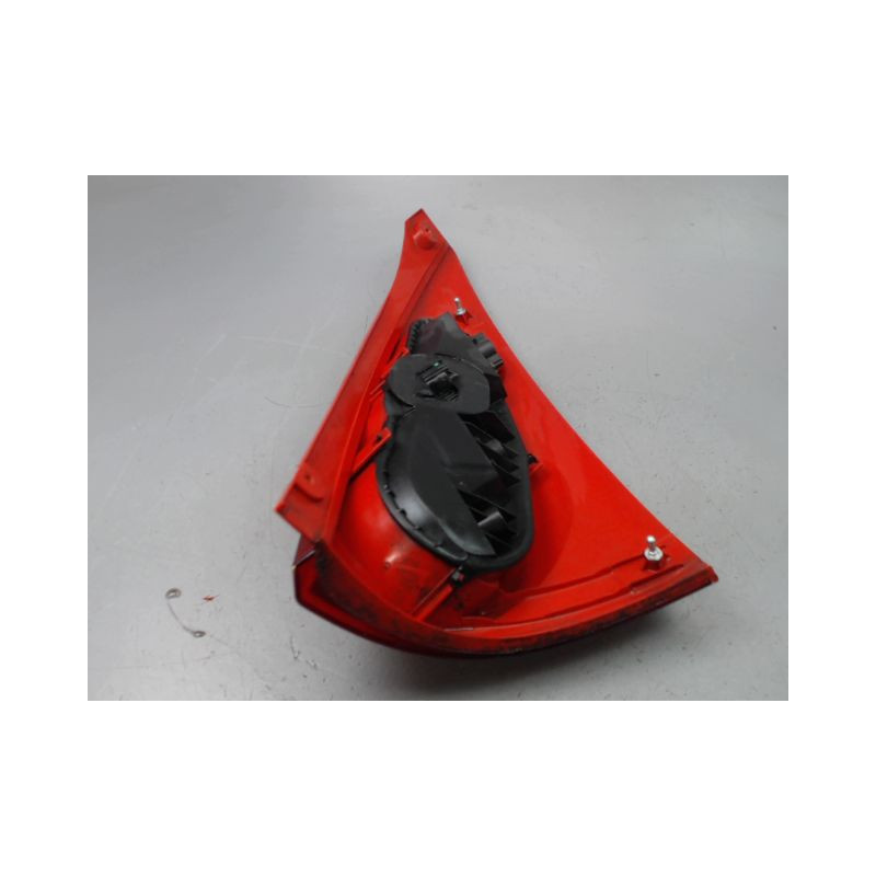 FEU ARRIERE GAUCHE  PEUGEOT 107 I Phase 1 2005-2008